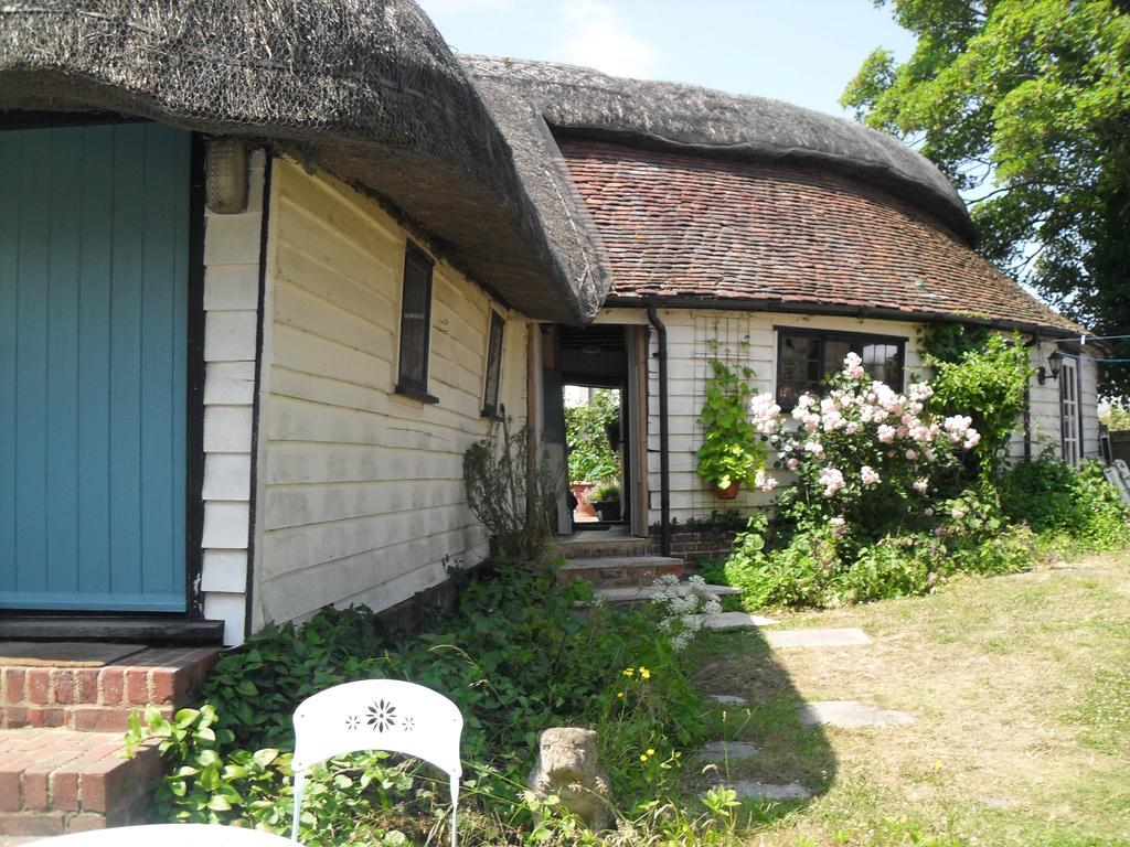 Church Hall Farm Bed And Breakfast Broxted Chambre photo